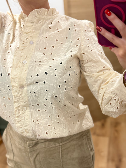 Chemisier crème brodé ajouré