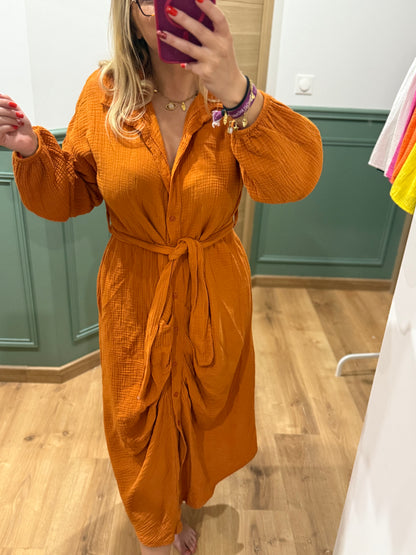 Robe chemise longue ceinturée – Rouge brique