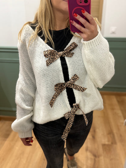 Pull doux à noeuds fantaisie