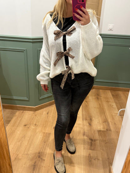 Pull doux à noeuds fantaisie