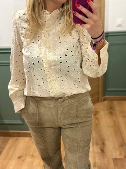 Chemisier crème brodé ajouré