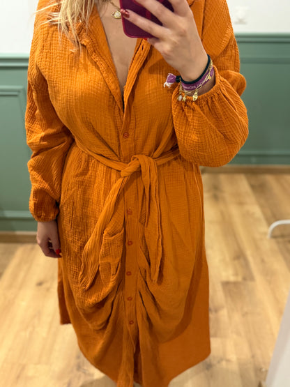 Robe chemise longue ceinturée – Rouge brique
