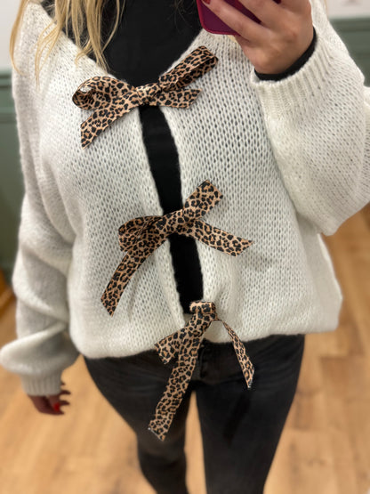 Pull doux à noeuds fantaisie